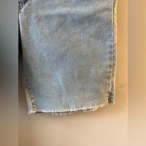 NWT Levi’s High-rise Bermuda Denim Shorts (Size 14) - Picture 7 of 8